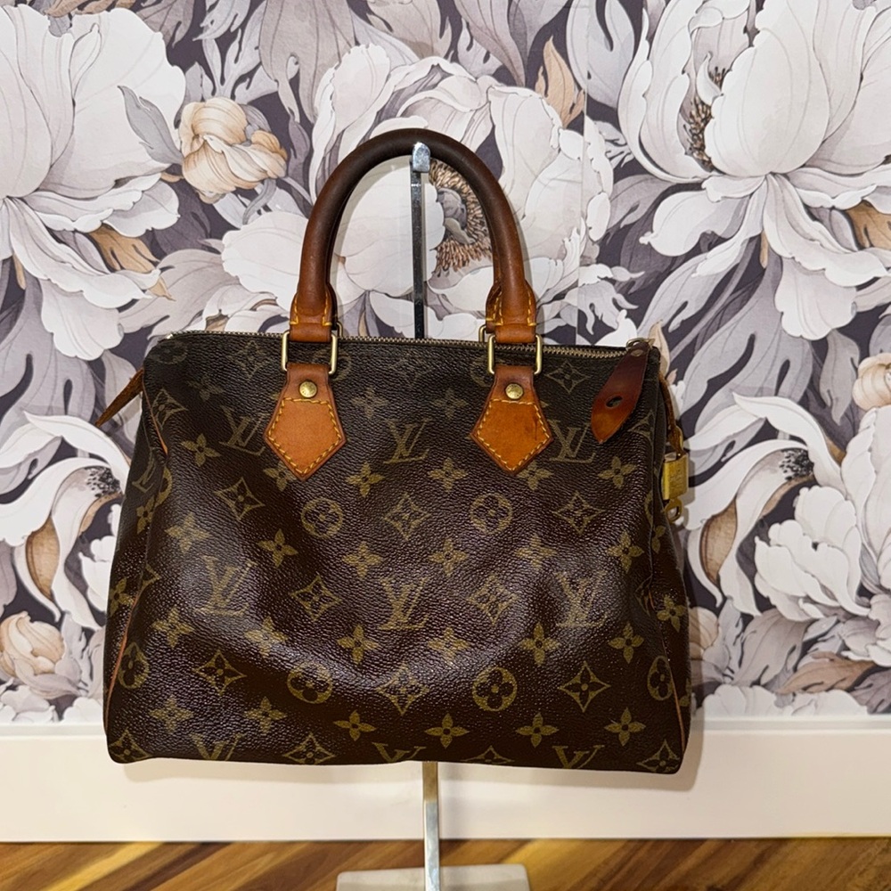 Authentic Louis Vuitton speedy 25